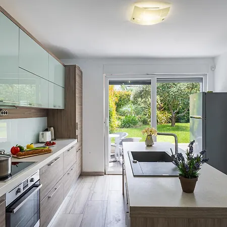Villa Villa Claudia In Pula - Haus Fuer 8 Personen